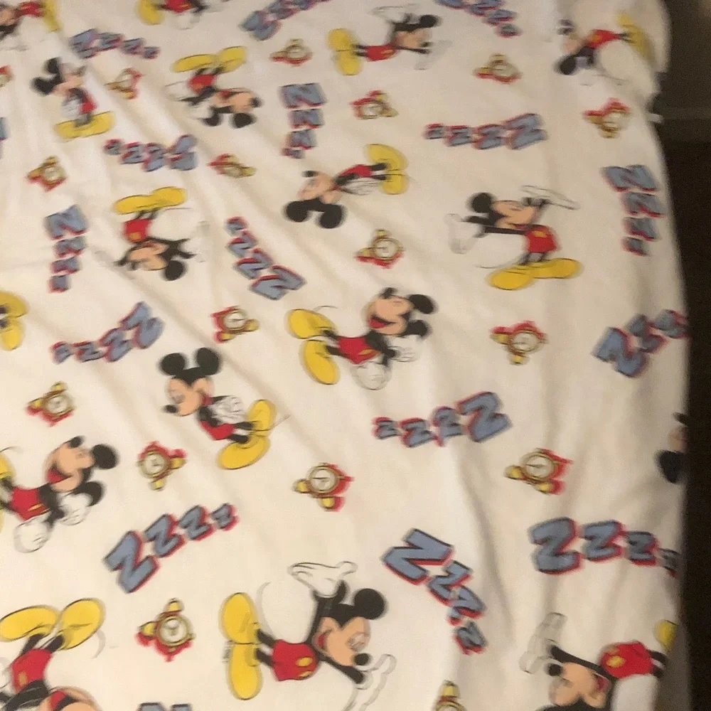 Disney Mickey Mouse Sleep Pattern Sheet - White, Yellow, Red, Blue